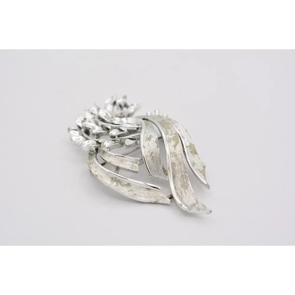Lisner Vintage Leaf Pin Brooch Floral Textured Silver Shiny Chunky Signed Bin5A